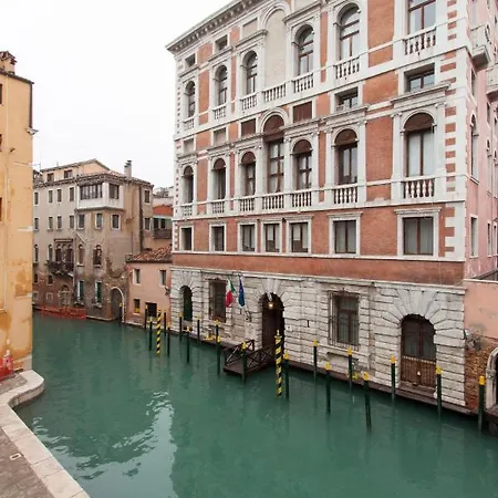 Explore Venice From A Sophisticated Hideaway In San Polo Exterior photo